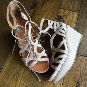 Gentle Souls by Kenneth Cole JOY Lace up wedges